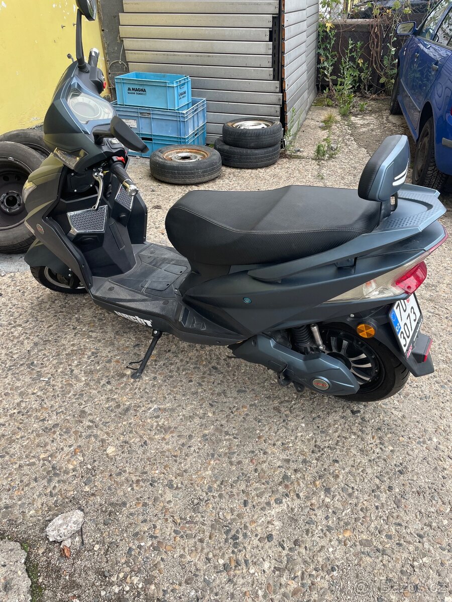 Elektroskutr Hecht - 3