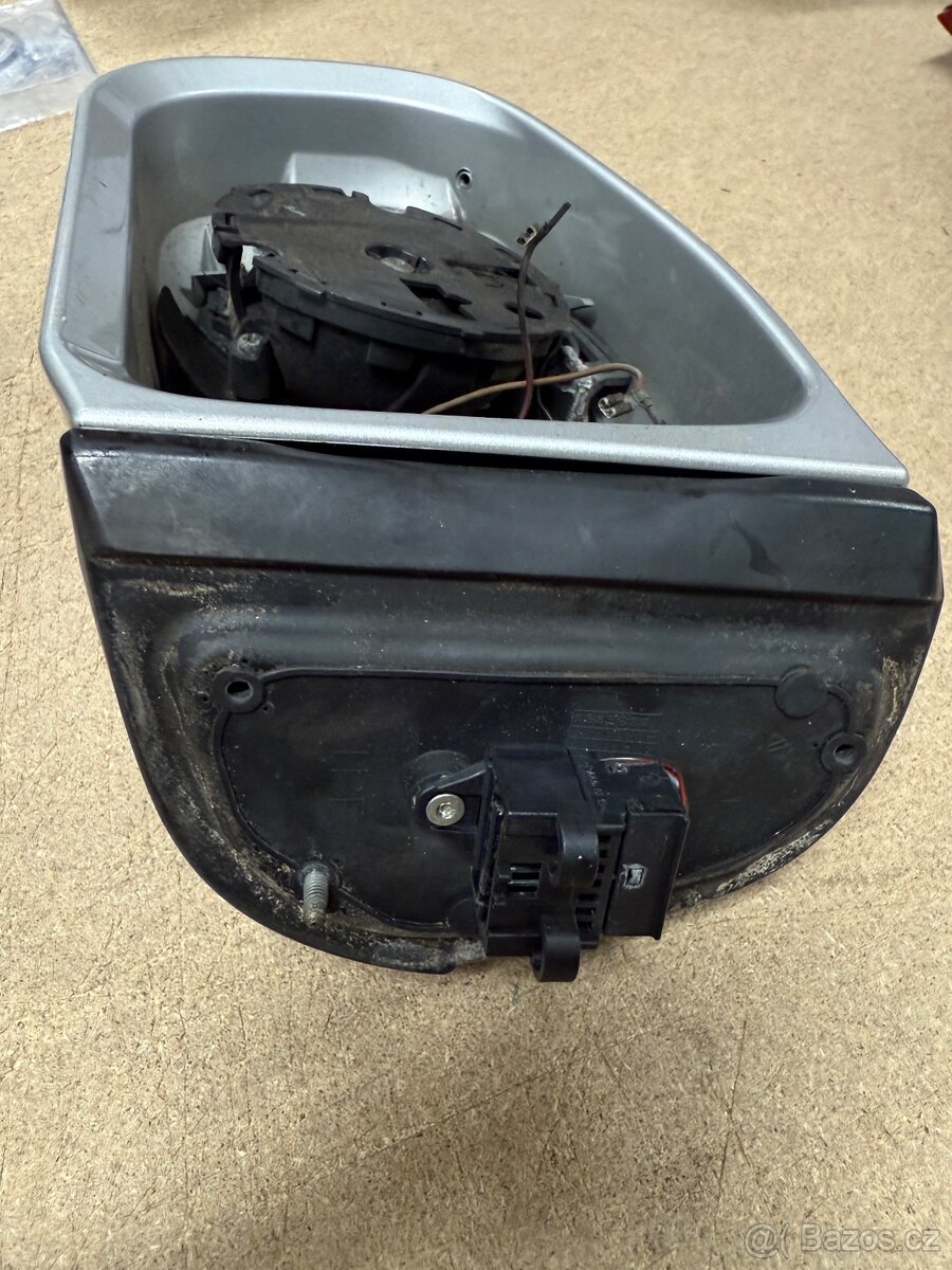 Mercedes W210 (S210) FL Levé zrcátko bez skla - 3