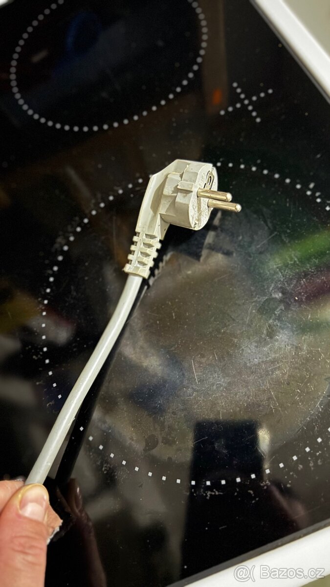 Sklokeramický elektrický sporák Mora 220v - 3