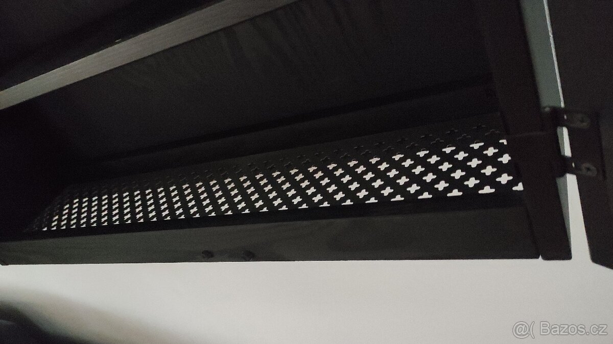 Závěsná dřevěná skříňka Ikea (barová) - 3