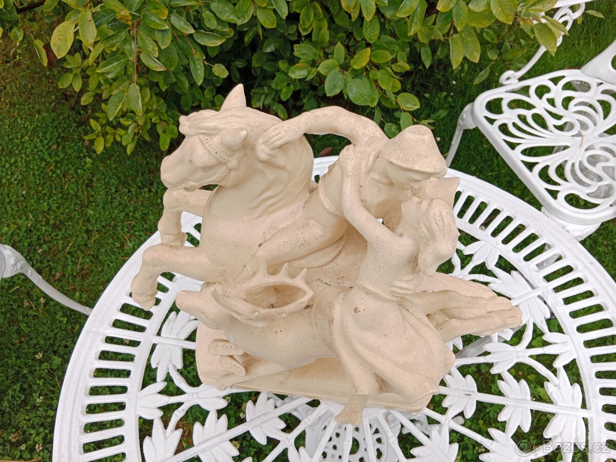 Plastika Toman a lesní panna SLEVA - 3