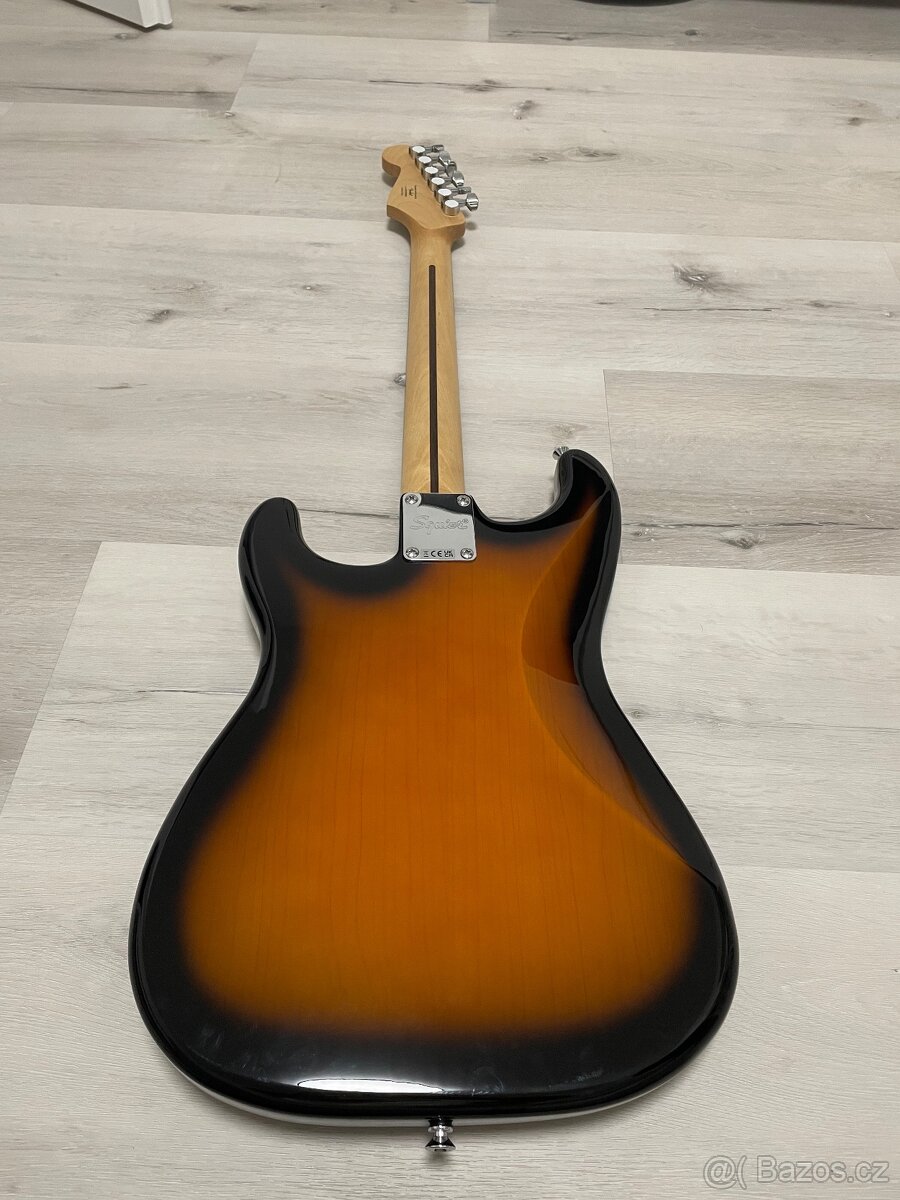 Elektrická kytara Fender squier stratocaster + vybavení - 3