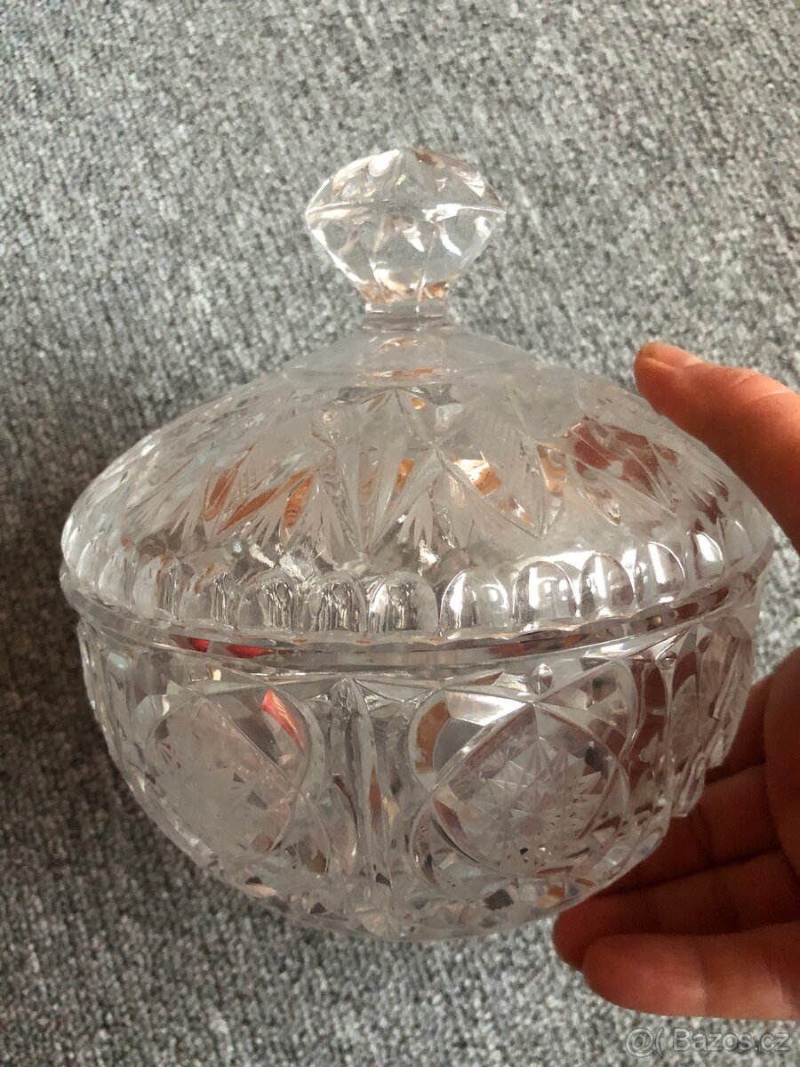 Broušená dóza s víčkem - 3