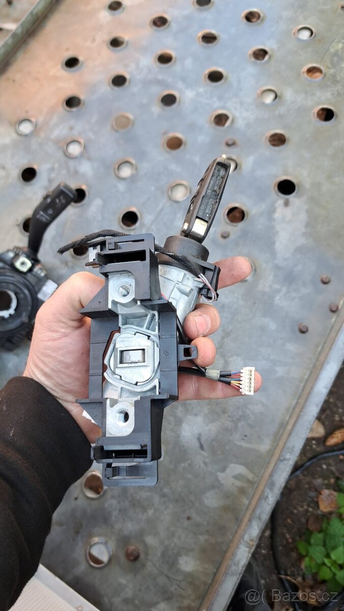 Superb 2 Spínací skříňka s klíčem Spinacka 5k0905865 1k0905 - 3