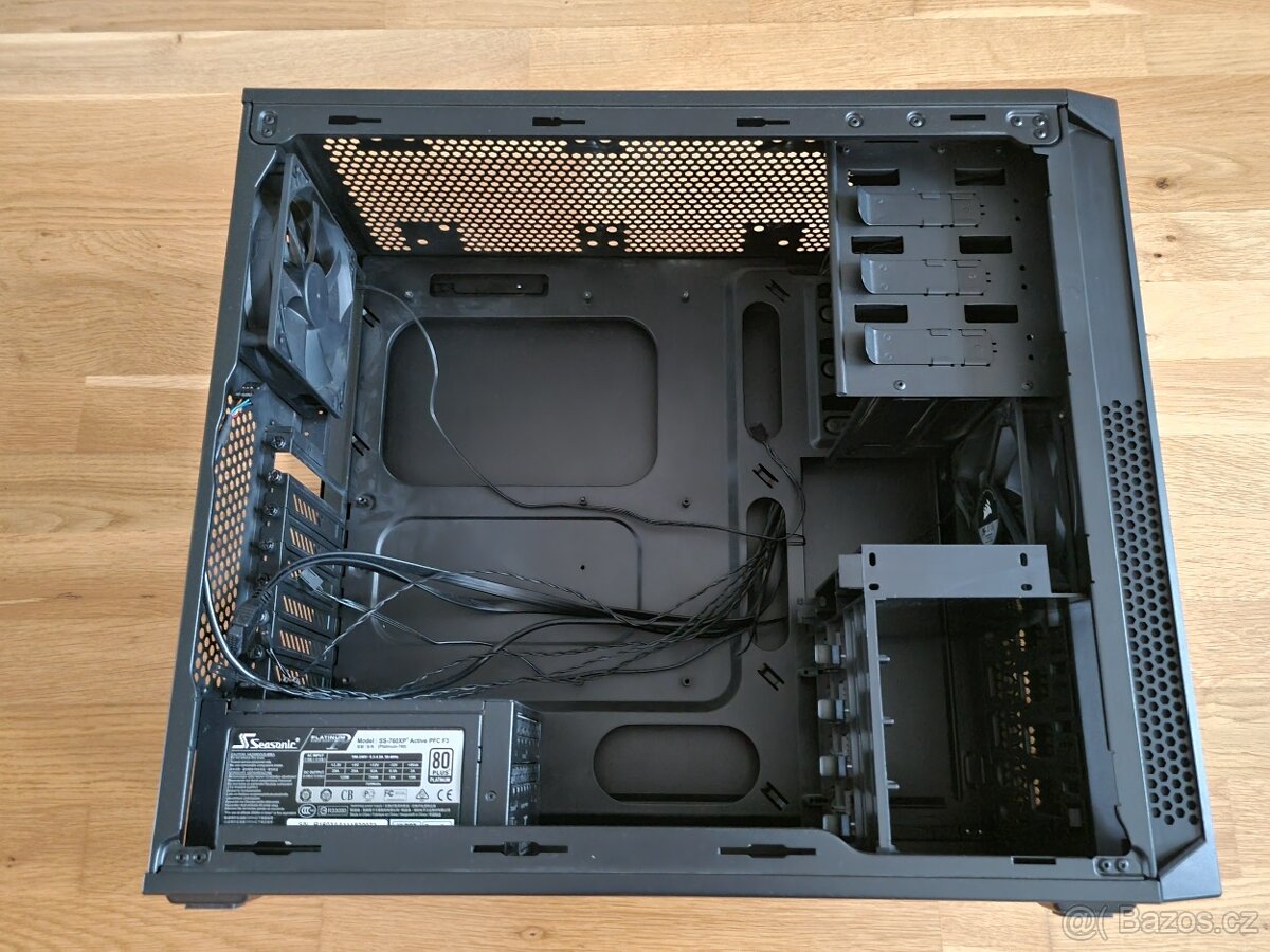 Skříň Corsair 200R - 3