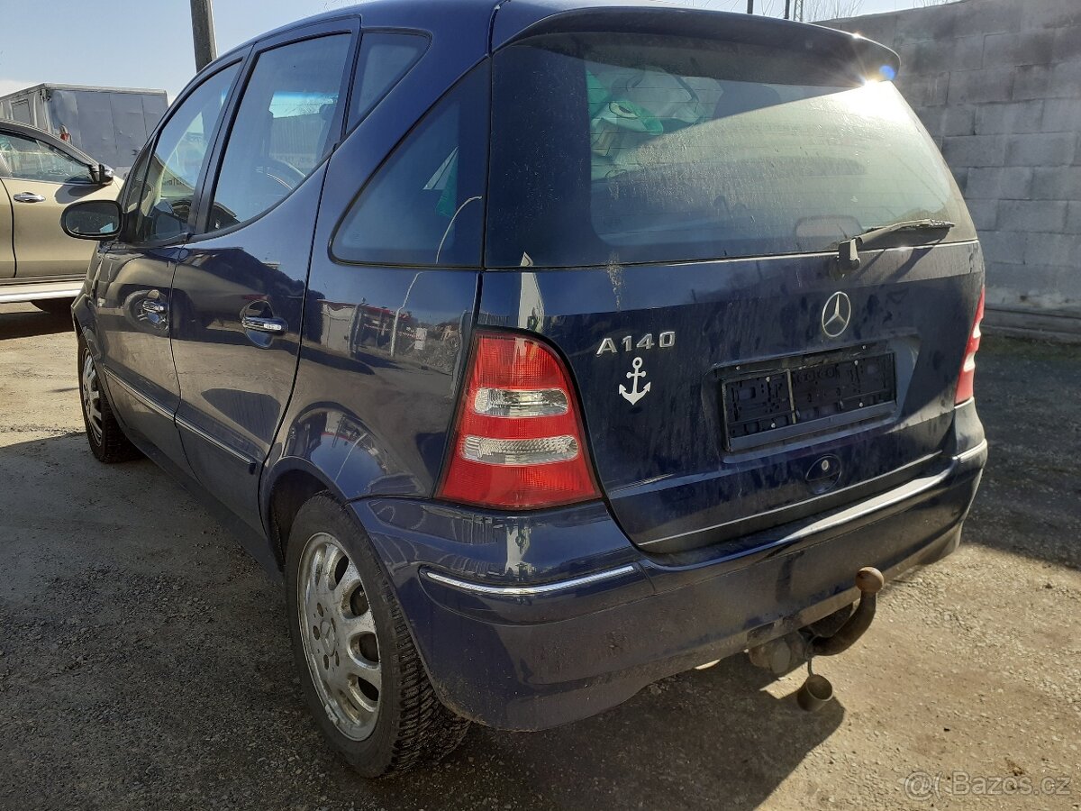 Mercedes-Benz A - 3