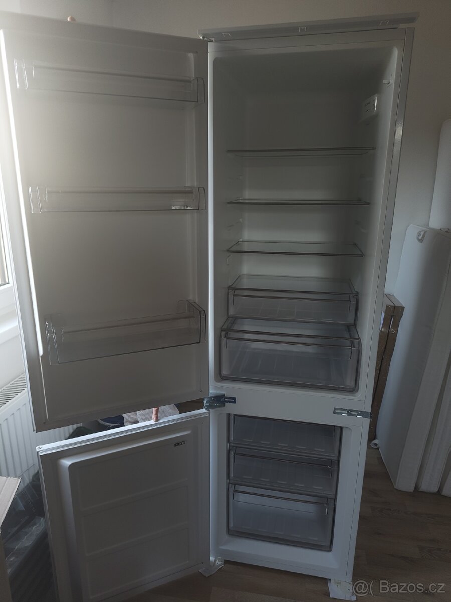 Vestavěná lednice - 3