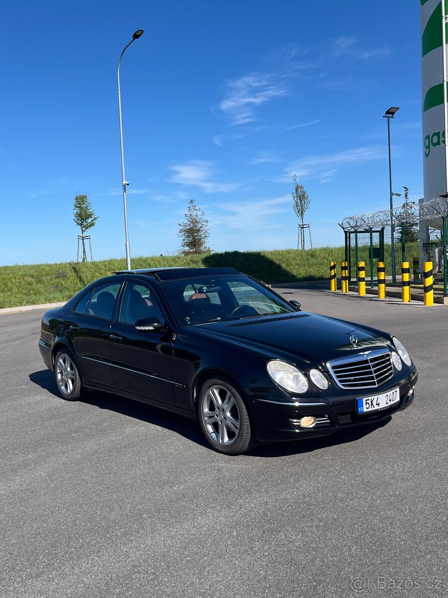 Mercedes E280 - 3