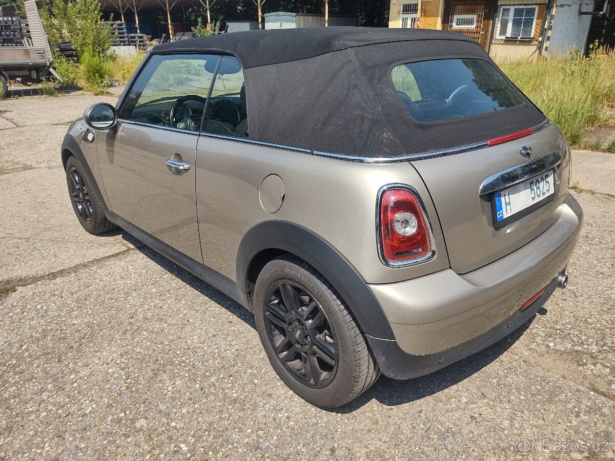 Mini Cooper Cabrio 1.6i 72 kW, najeto 84t km - 3