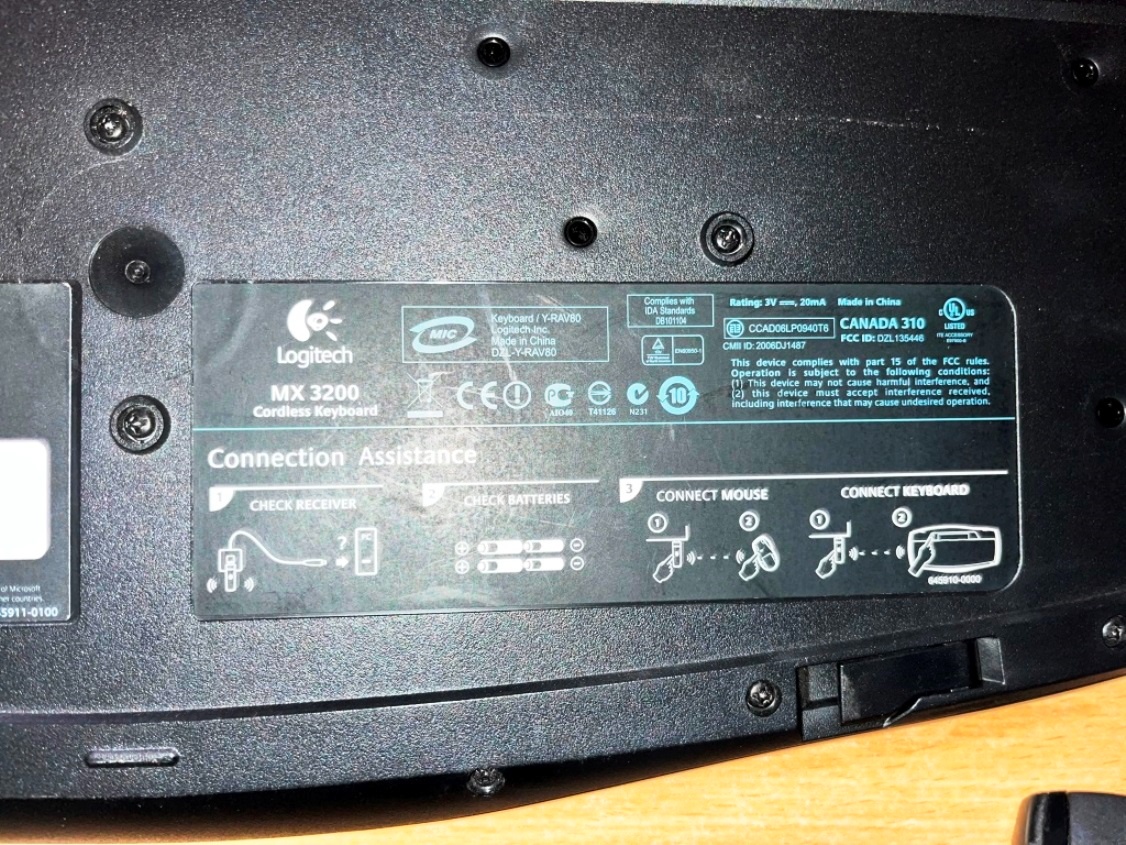 Logitech MX-3200 bezdrátový set - 3