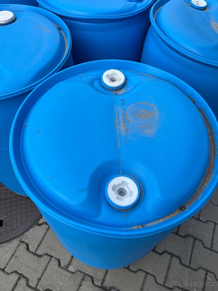 Plastové sudy 200l - 3