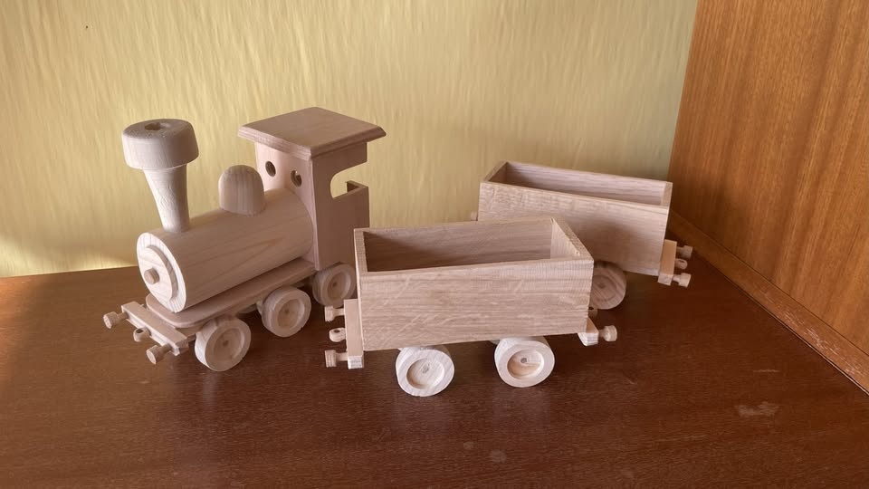 Dřevěný vláček s vagónky - 3