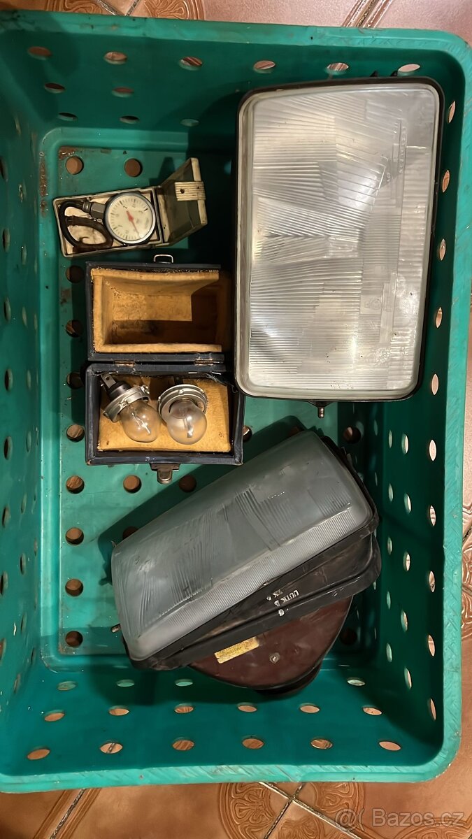 Komplet dílů Škoda 1000 MB – nádrž, světla, budíky, kabeláž, - 3
