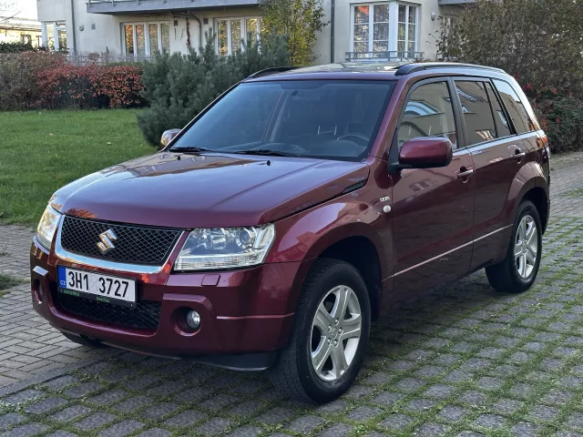 Suzuki Grand Vitara 1.9 DDiS 95kW Kůže Xenony Šíbr Tažné 2t - 3