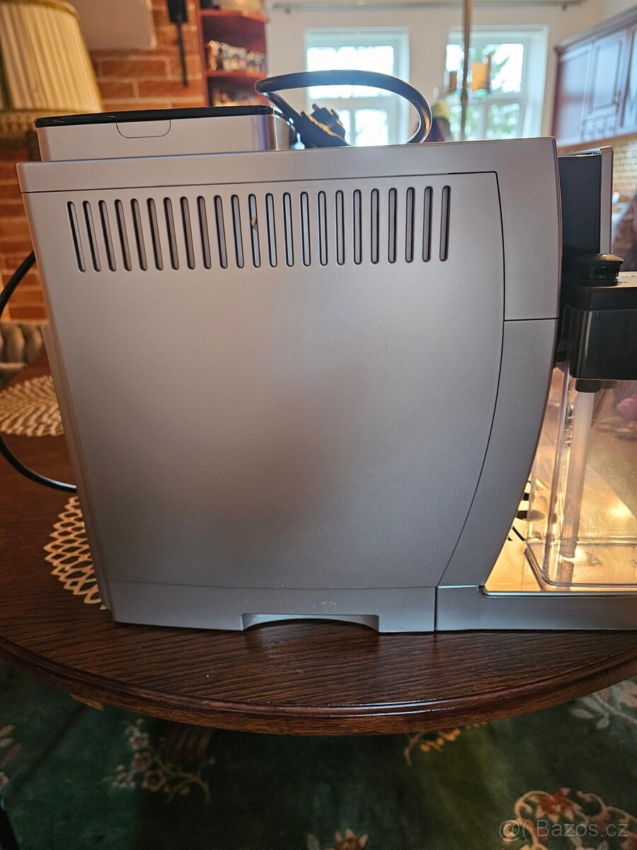 Kavovar Delonghi - 3