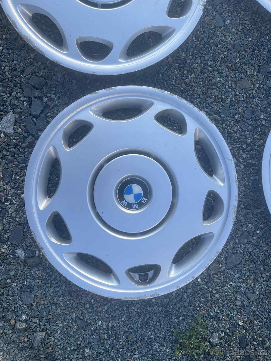 Prodám poklice bmw velikost 15” - 3