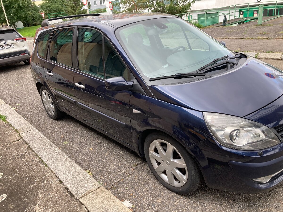 Renault Grand Scenic 2.0DCI 110 kW - 3