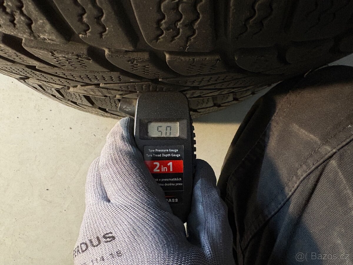 Zimní pneu Dunlop 235/55R18 - 3