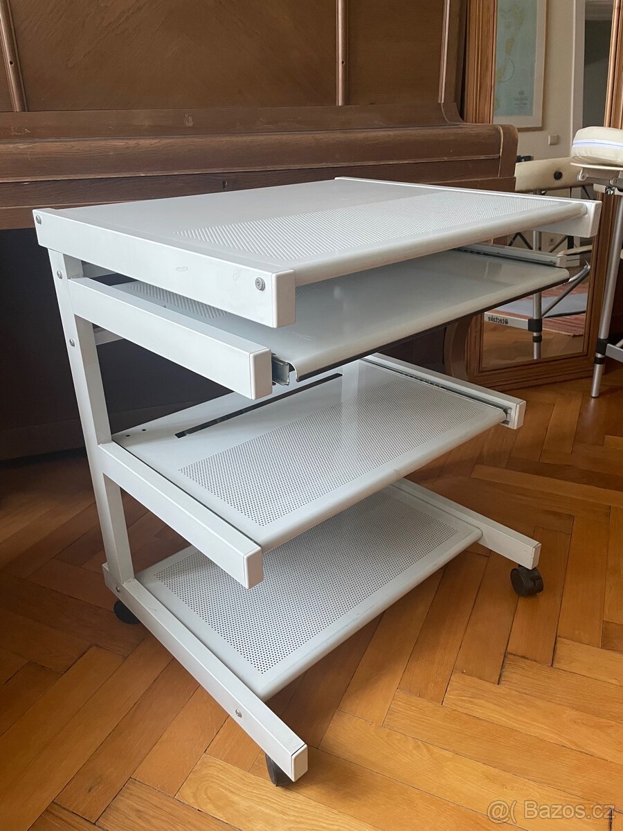 Pocitacovy stolek kovovy - 3