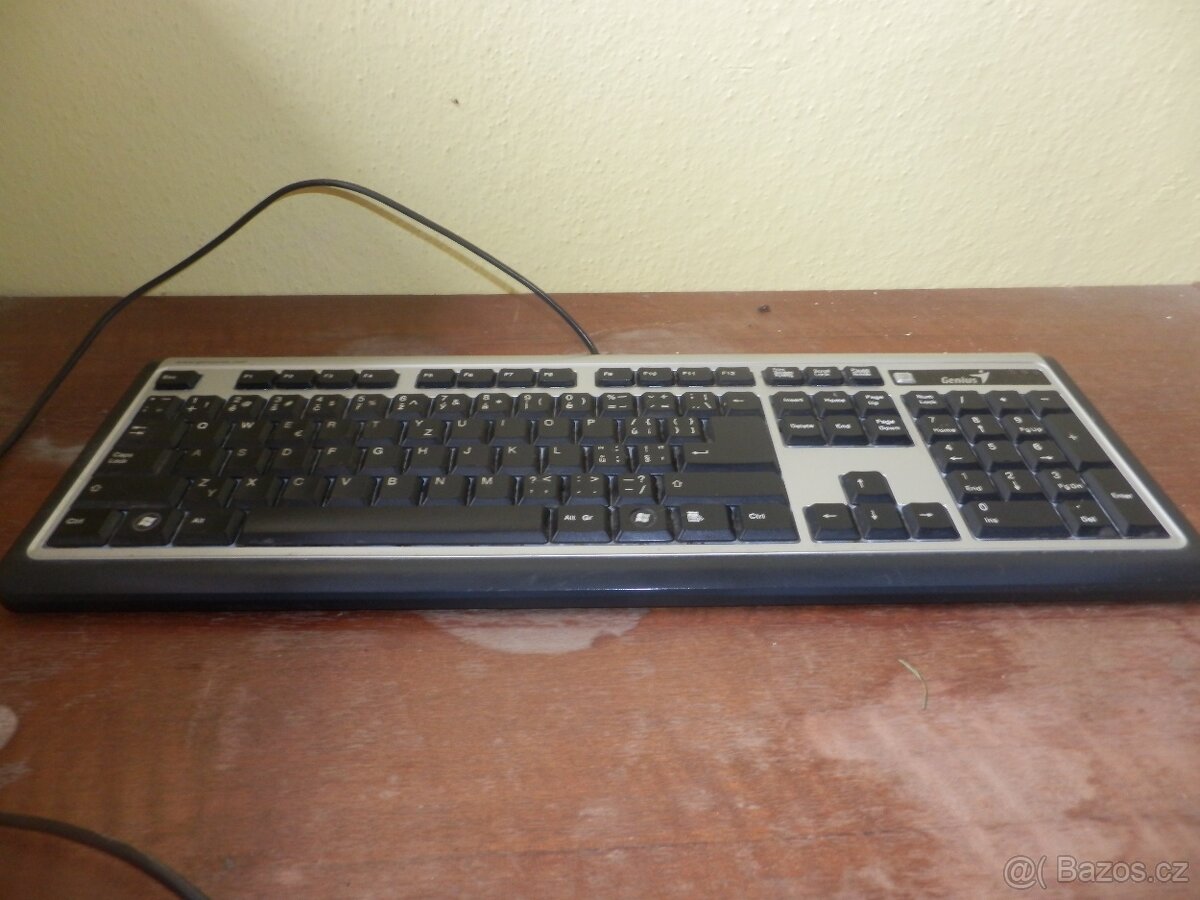 myš, klávesnice, mikrofon, kamera a reproduktory - 3