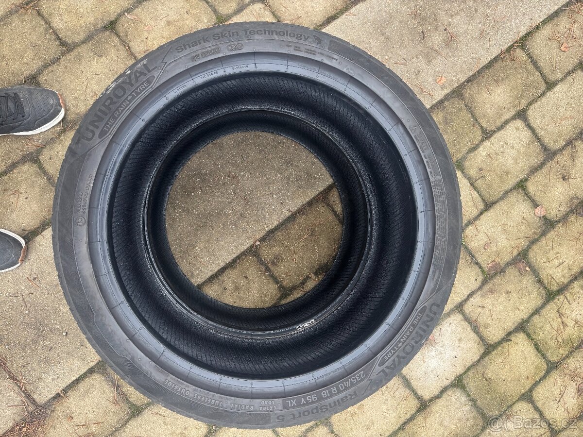 Dvě letní pneu 235/40/18 Uniroyal - 3