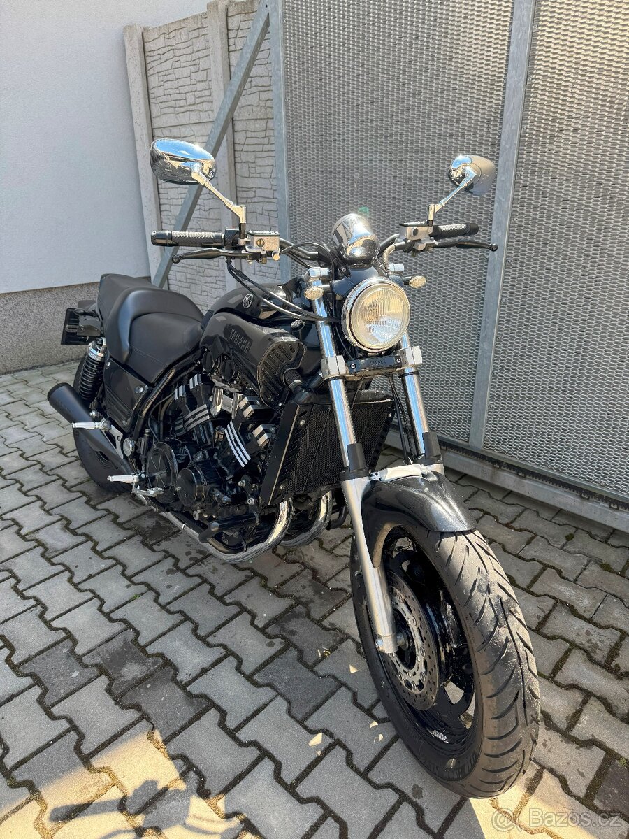 Yamaha Vmax 1200 - 3