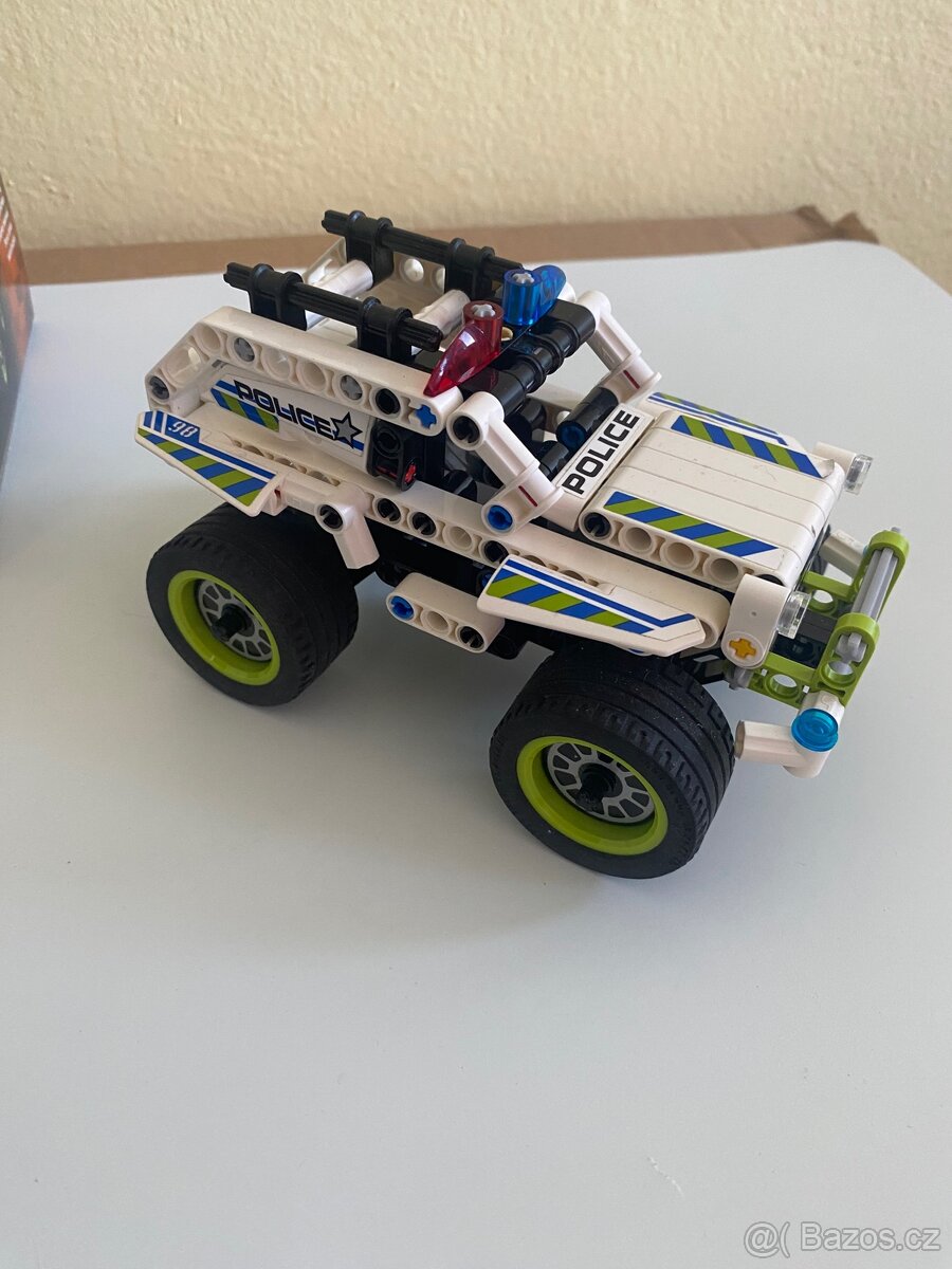 Lego Technic set 42047 - 3