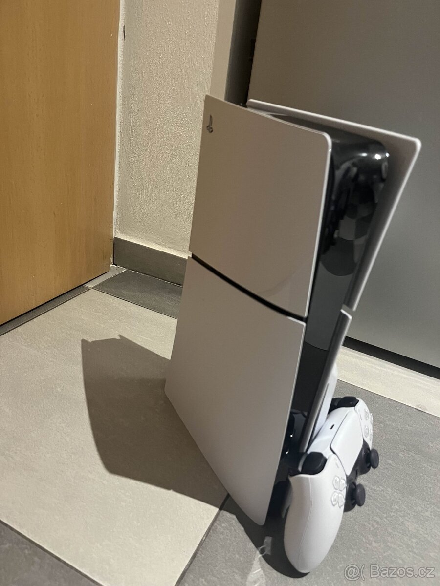 PlayStation 5 (Slim) - 1TB - 3
