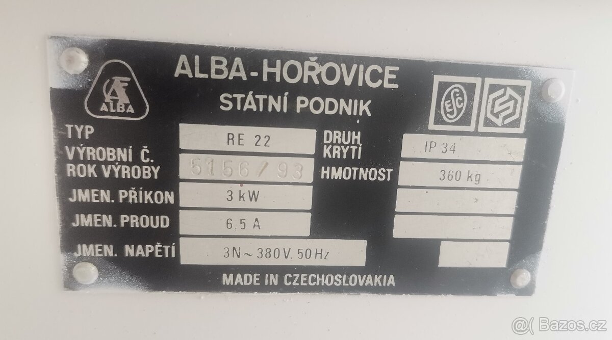 Univerzální šlehací a hnětací stroj RE 22 s krytem - 3