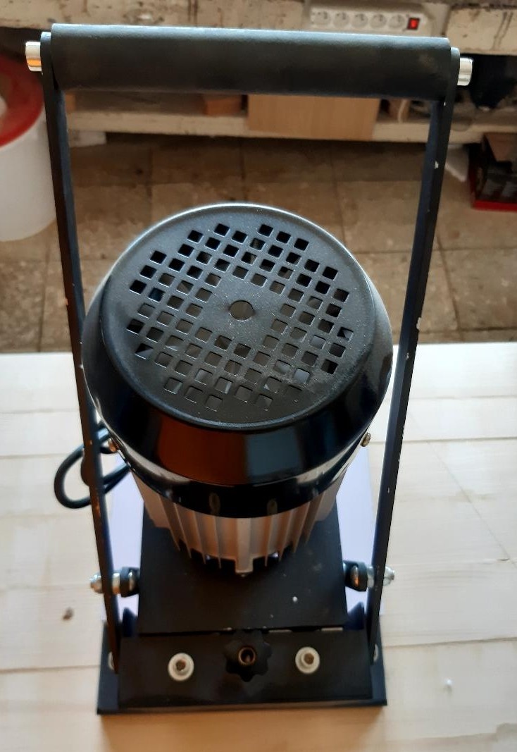 Vrtačka na NK panty Blum . - 3