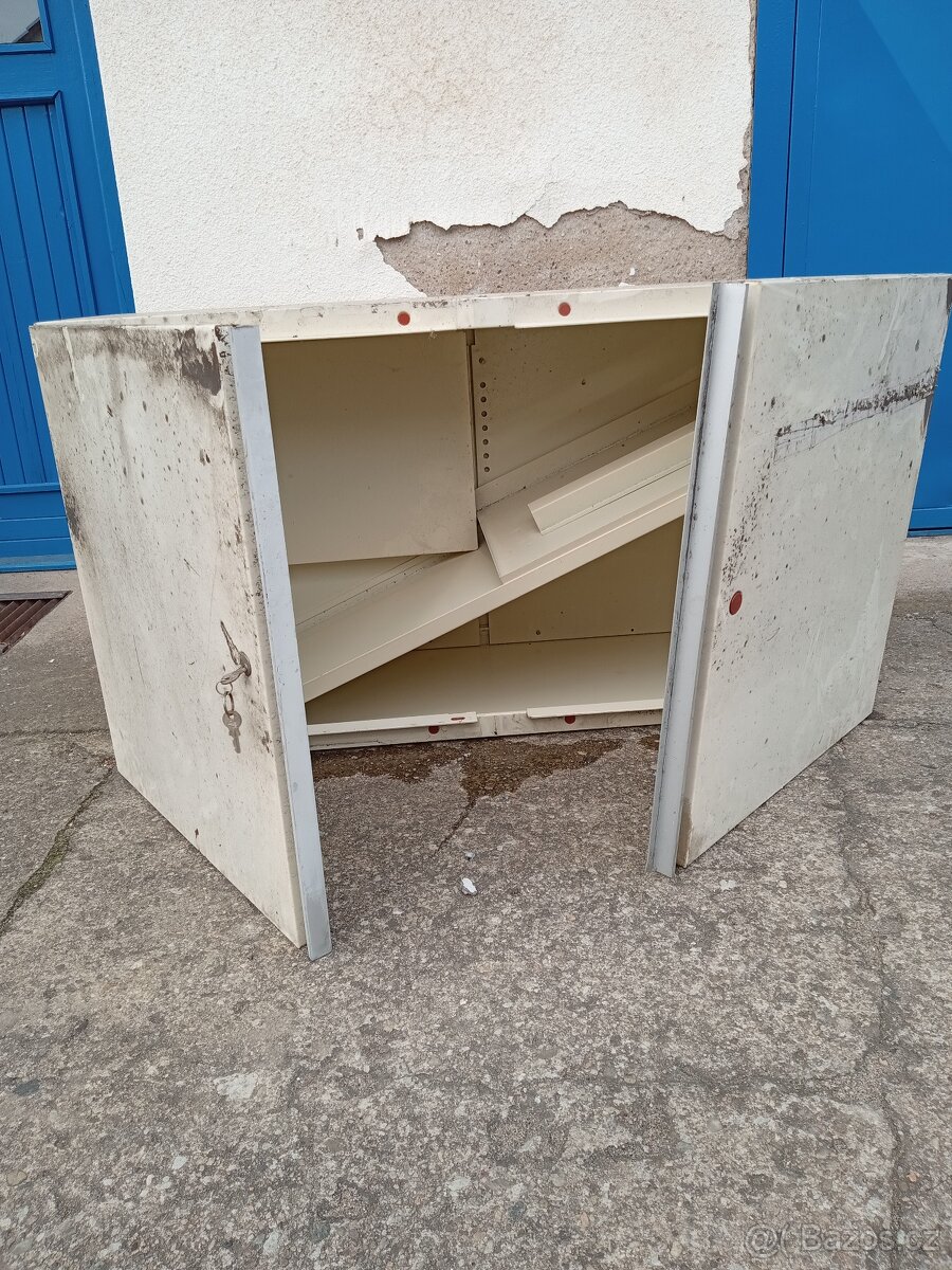 kovová skříňka - 3