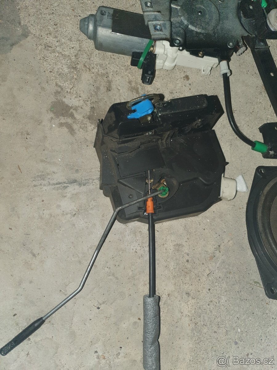 Díly Land rover Freelander TD4 vstřik , sklo, roleta kufru - 3