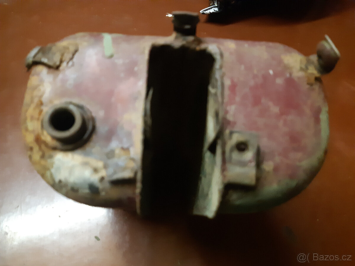 JAWA 550 - nádrž - 3