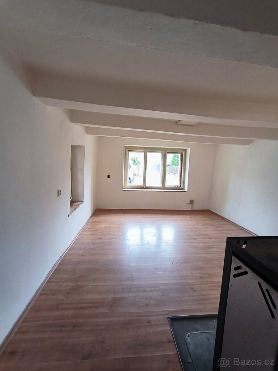 Nabízíme k prodeji domek ve Veltrubech - 3