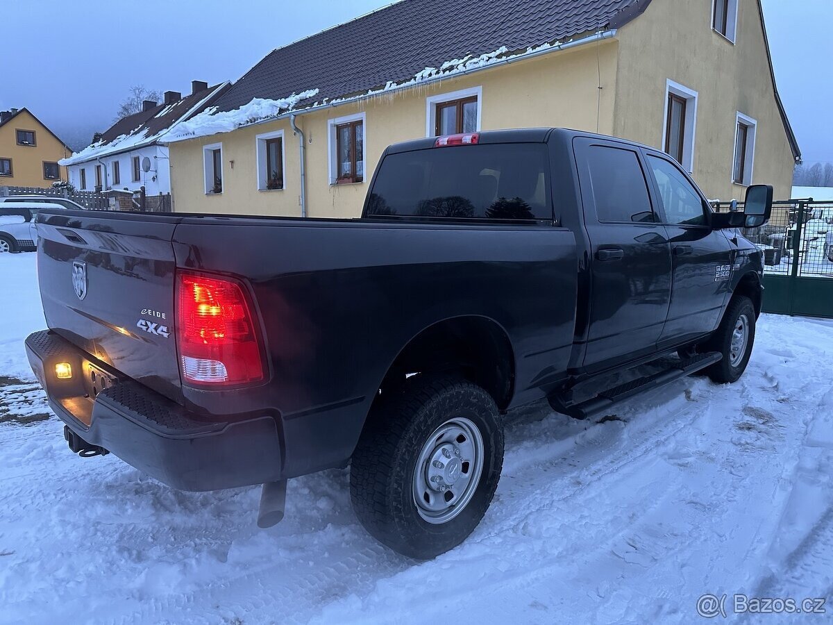 Dodge RAM 2500 6.4 HEMI - 3
