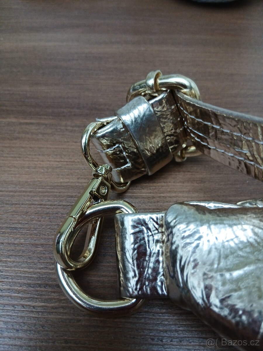 Dámská ledvinka. - 3