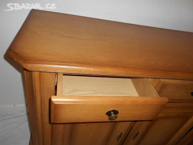 Komoda z masivního dřeva - 3