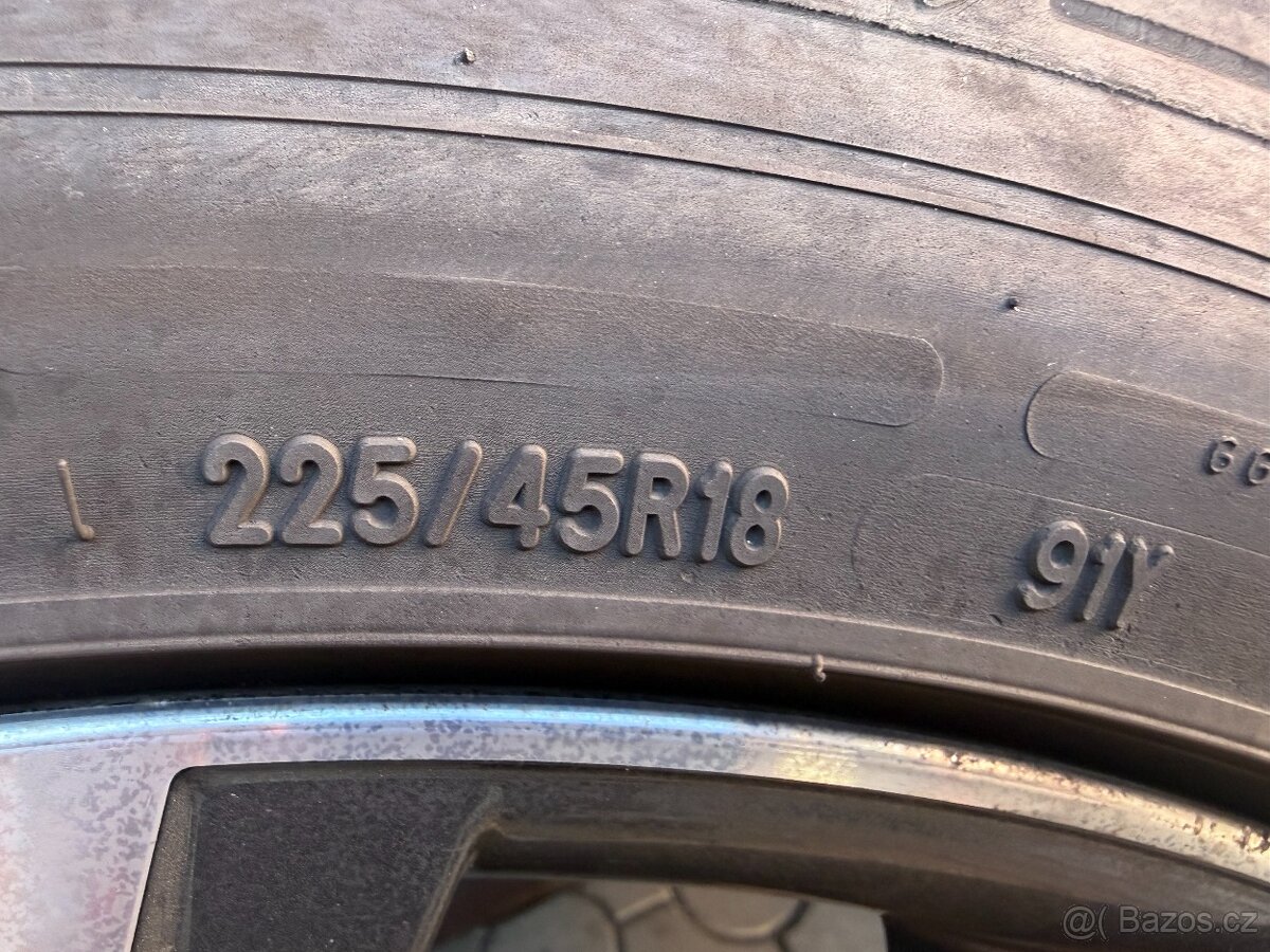 Alu kola Perseus R18 - 3