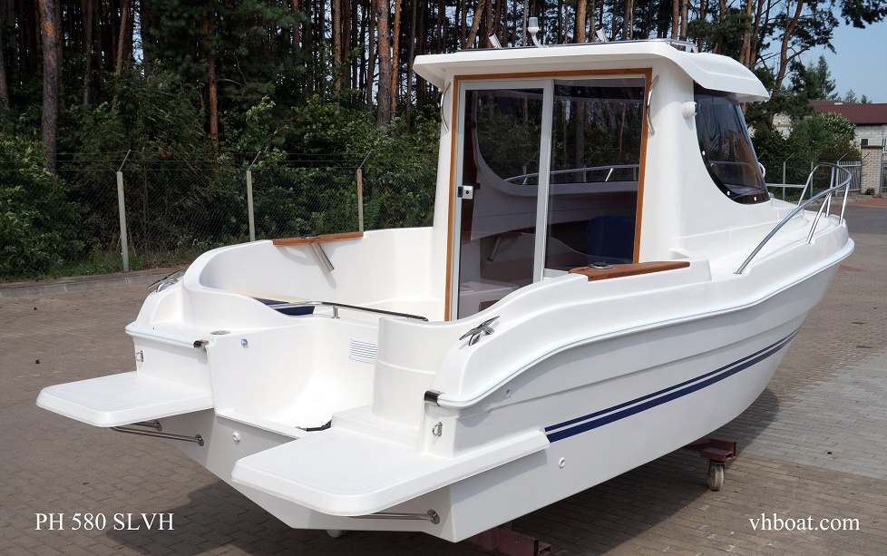 Motorový kajutový čln, loď PH 580 - 3