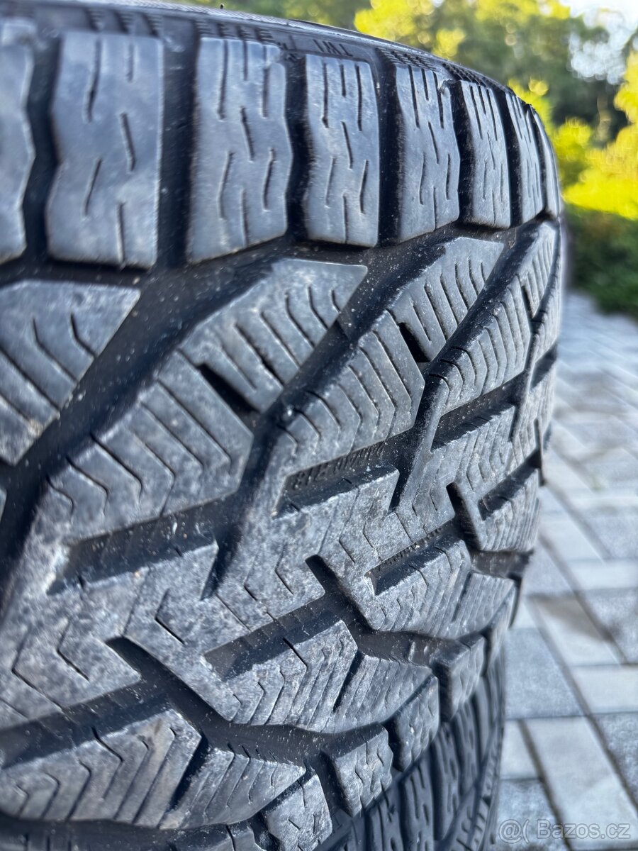 Zimni pneu 245/45/18 - 3