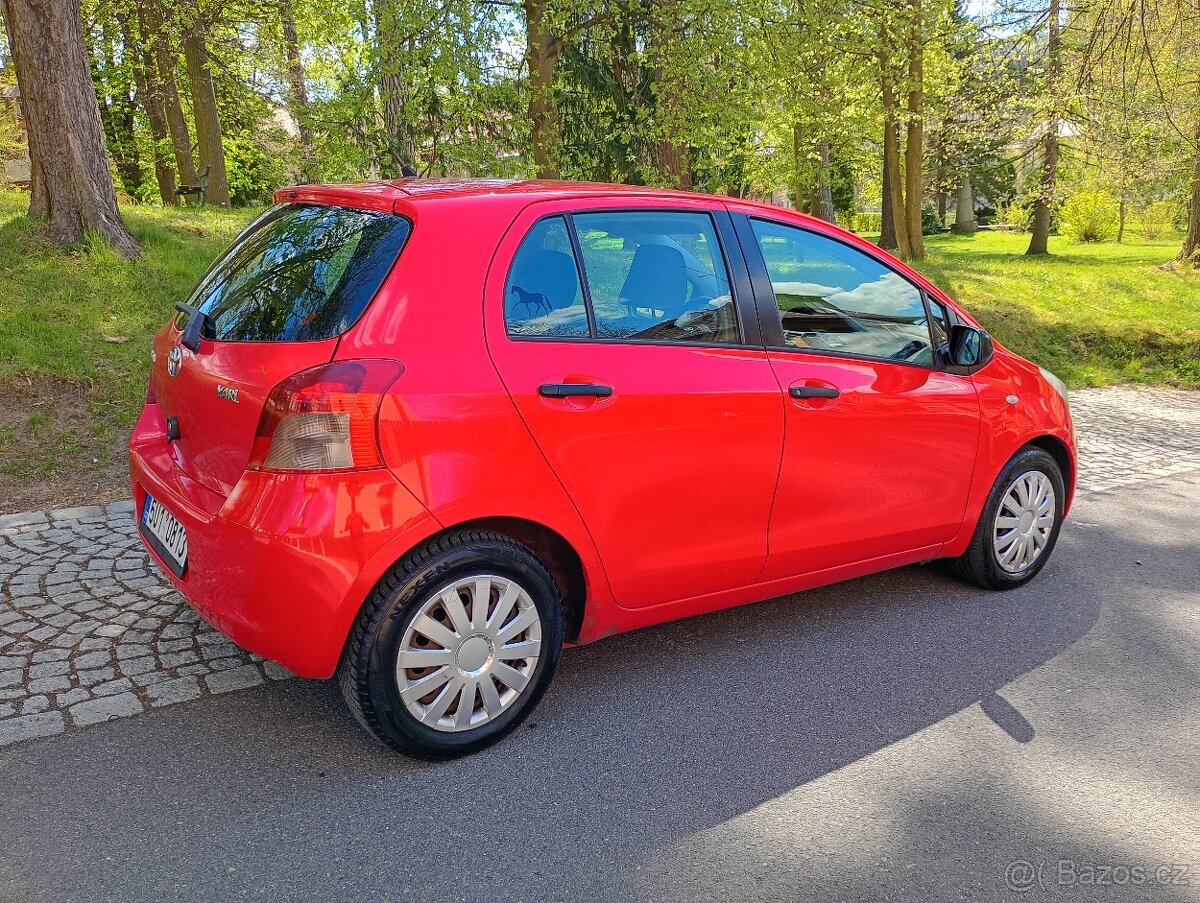 Toyota Yaris 1.3i - 3