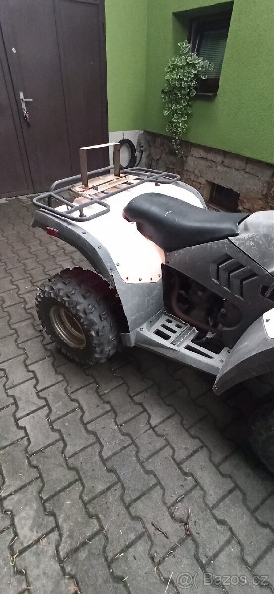 Čtyřkolka 300ccm.