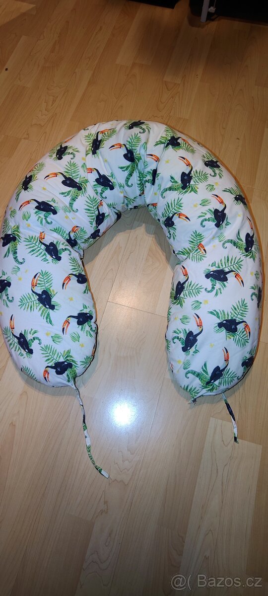 Kojici polstarek skvela vec kdyz dochazi sily pri kojeni - 3