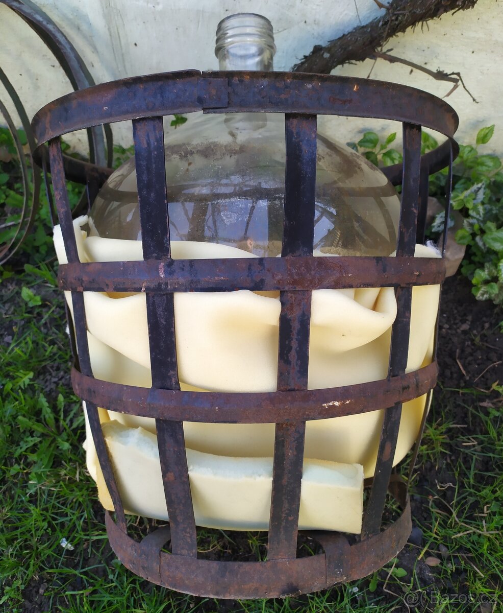 Nabízím 50litrový demižon v kovovém koši - nepoškozeno - 3