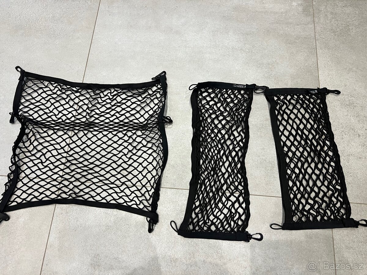 ŠKODA OCTAVIA III-SÍTOVÝ PROGRAM DO KUFRU 3 KS - 3