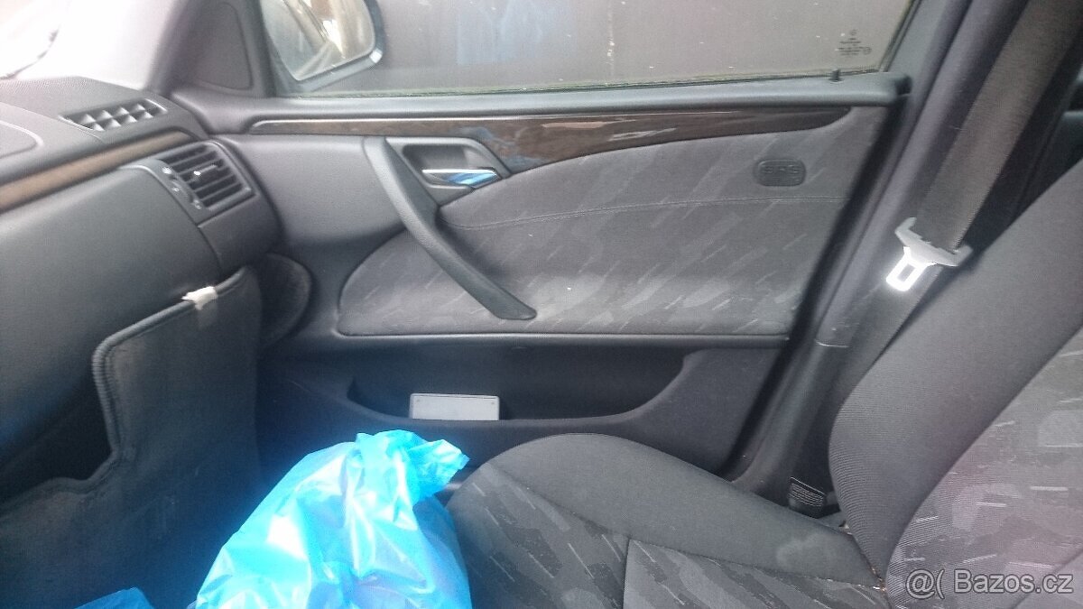 Interiér benz E rok 2002 - 3