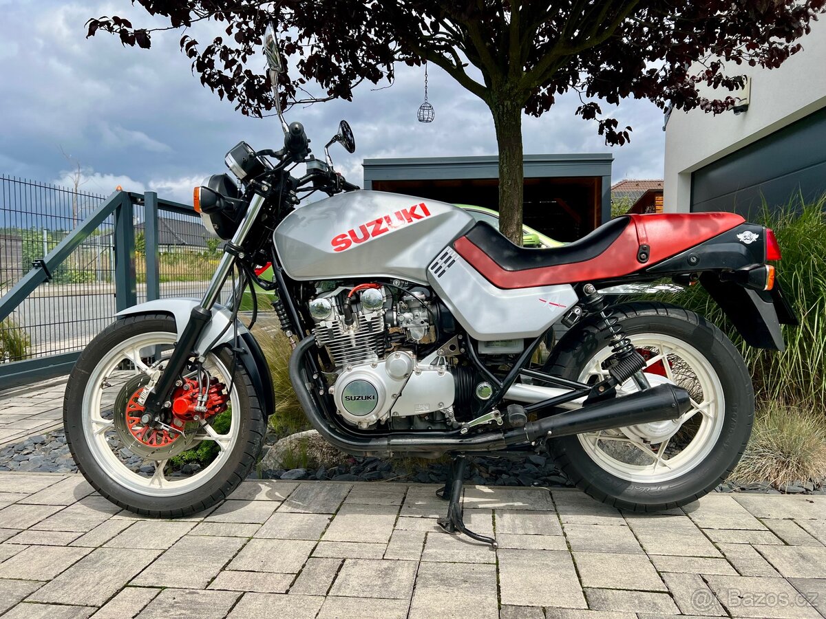 Suzuki GS650G KATANA - přední kapotáž - 3