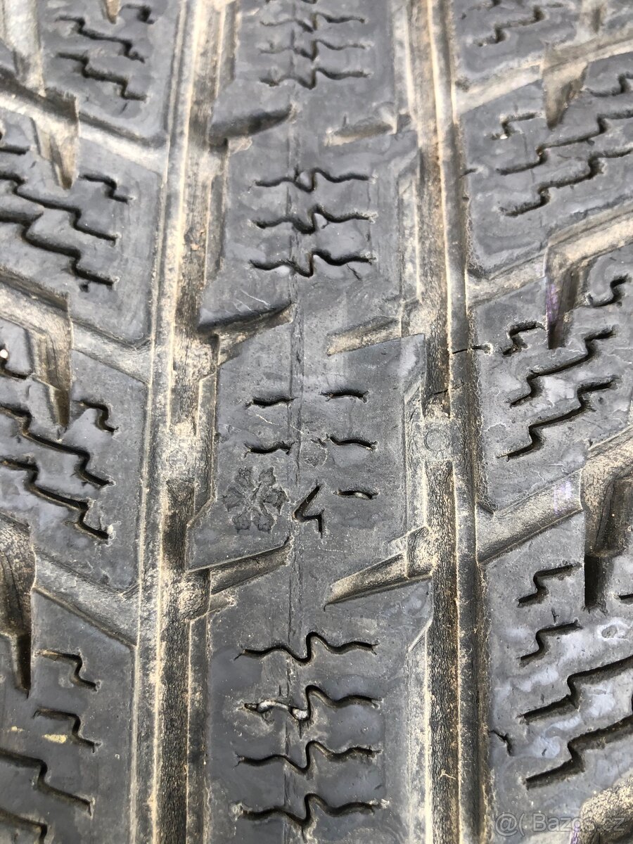 215/65 r16 Nokian - 3