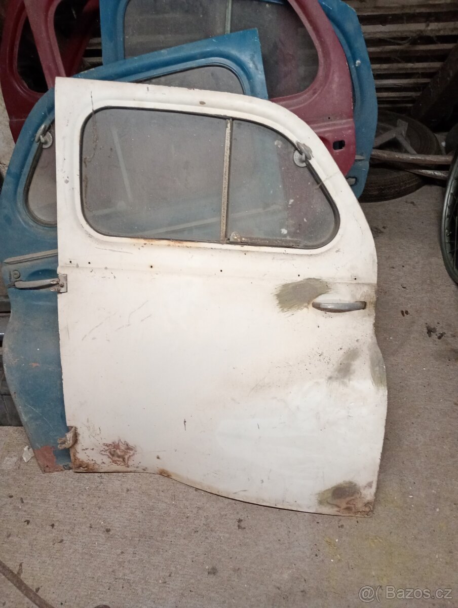 Renault 4 CV dveře - 3