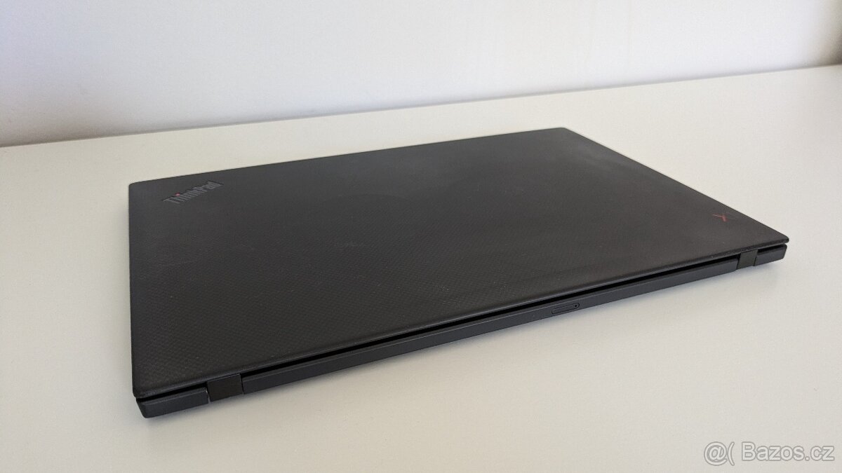 Lenovo ThinkPad X1 Carbon 7th Gen - 3